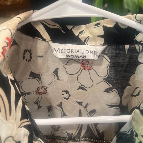 Victoria Jones 1X Hawaiian shirt in GUC - Picture 2 of 5